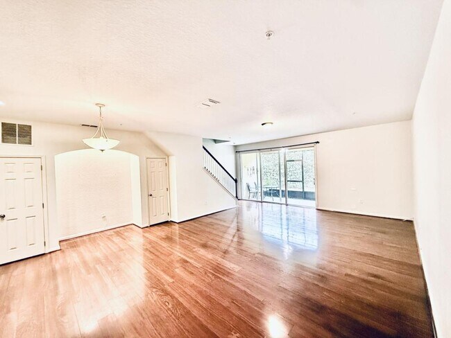 Building Photo - 2983 Ashland Ln S