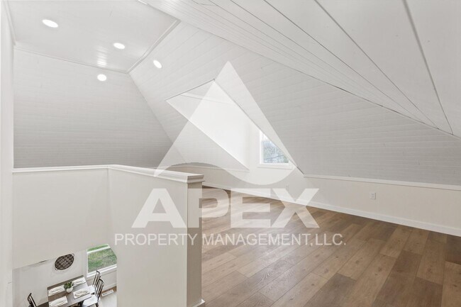 Building Photo - Stunning 4 Bd -3 Ba Single Family Home in ...
