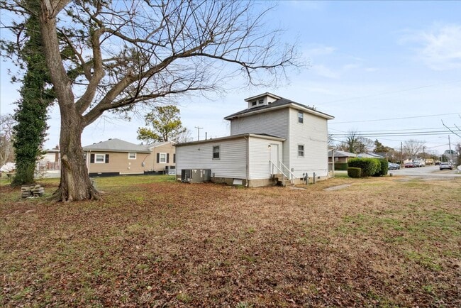 Building Photo - 901 Old Buckroe Rd