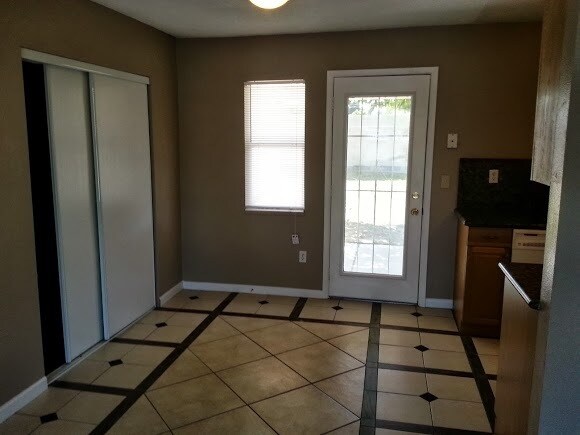 Building Photo - LOVELY 3 BEDROOM 1 BATH HOME! COME SEE TODAY!