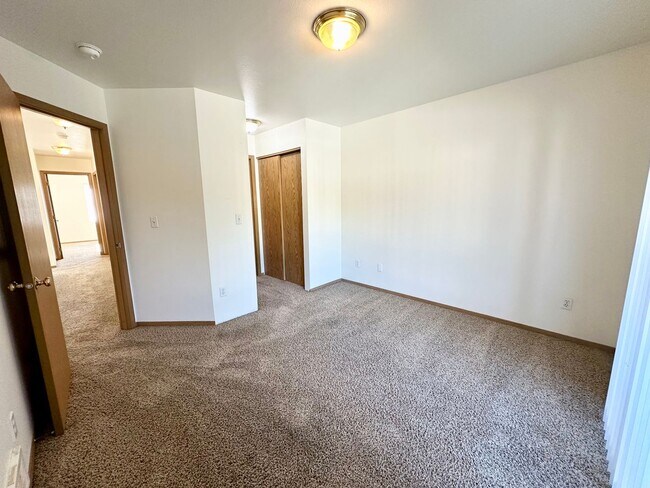 Building Photo - 2103 Yellowstone St