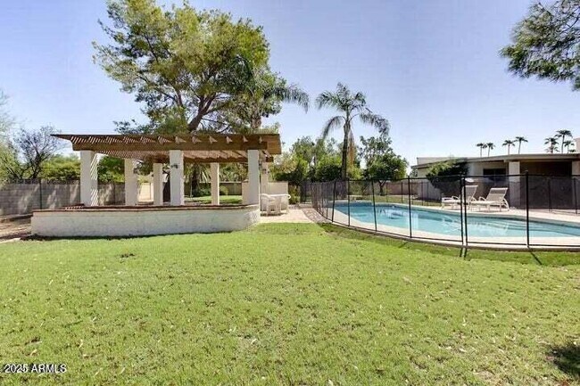 Building Photo - 13034 N 82nd St