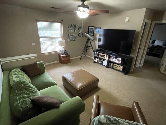 Building Photo - 2724 Cascade Falls Dr