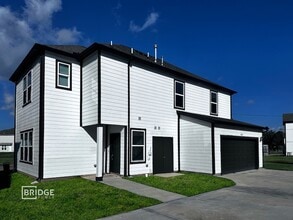 Building Photo - 134 Pecan Ln