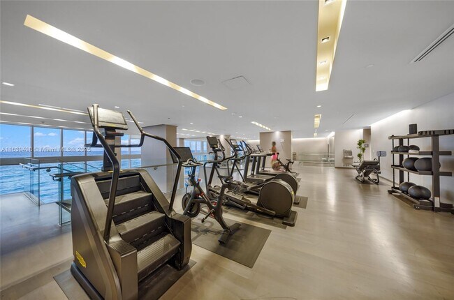 Building Photo - 1830AVAIL S Ocean Dr