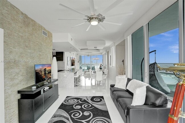 Building Photo - 900 Biscayne Blvd