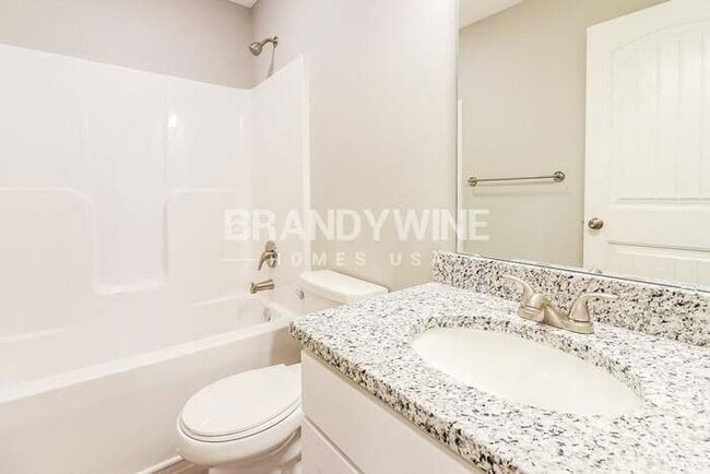 Building Photo - COMING SOON! APPLY NOW! 4BED 3BATH