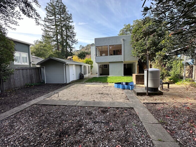 Building Photo - 310 Butterfield Rd