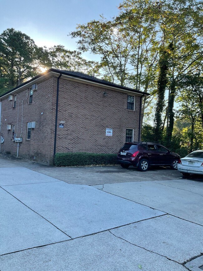 Building Photo - 8450 Tidewater Dr