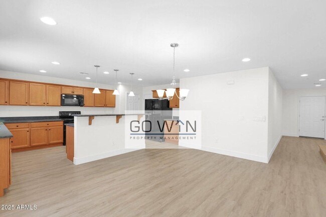 Building Photo - 4 Bed/ 2.5 bath - Beautiful Single Family ...