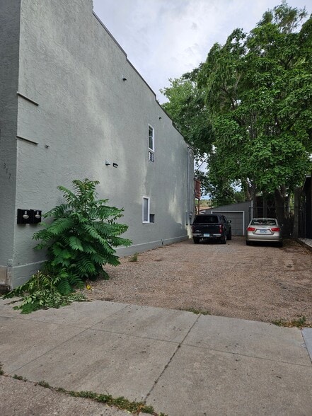 Building Photo - 817 E B St