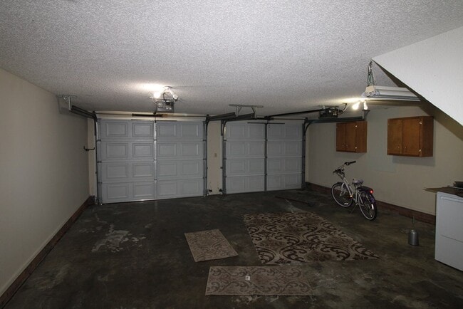 Building Photo - 30 Mere Ct