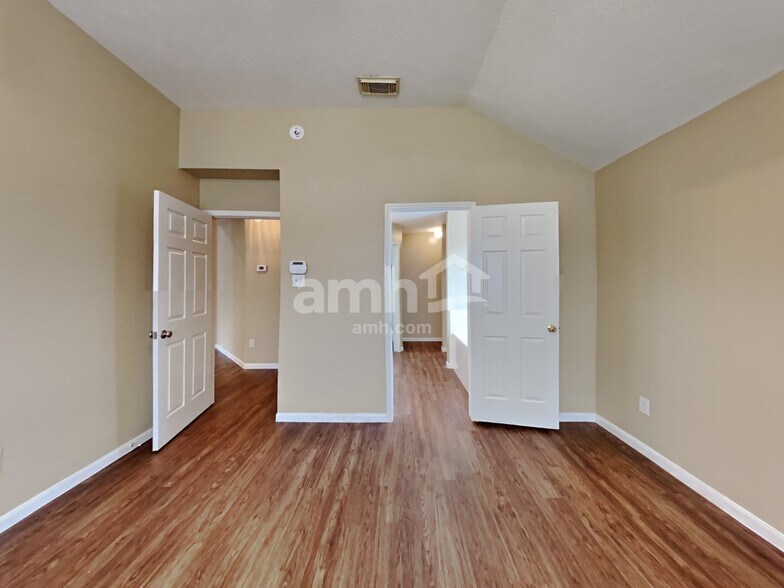 Building Photo - 9812 Fair Brook Way
