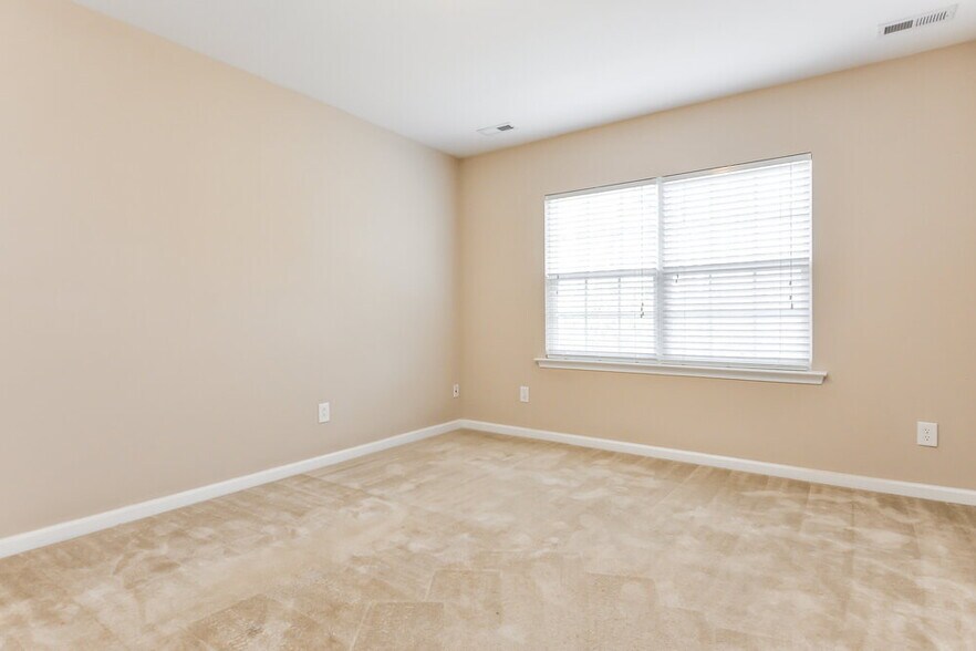 Building Photo - 1543 Cairo Way