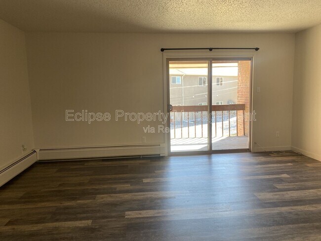Building Photo - 512 Bell Ct