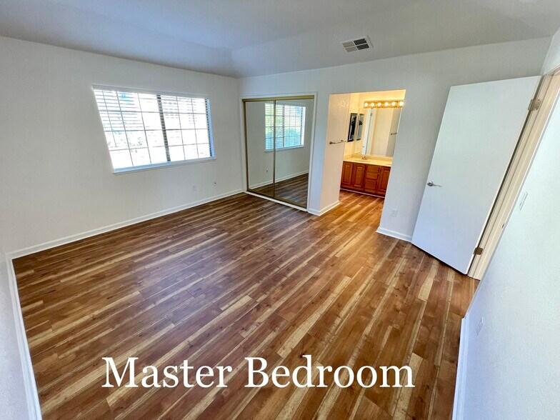 Building Photo - 63 Gazania Ter