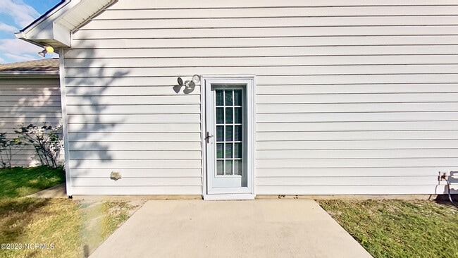 Building Photo - 111 Tylers Cove Way