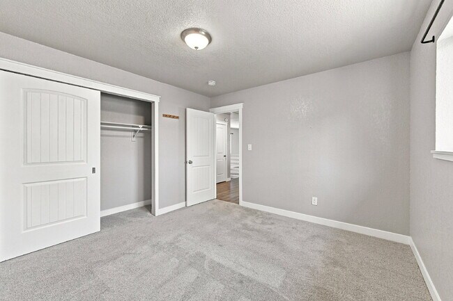 Building Photo - 2523 Ember Dr