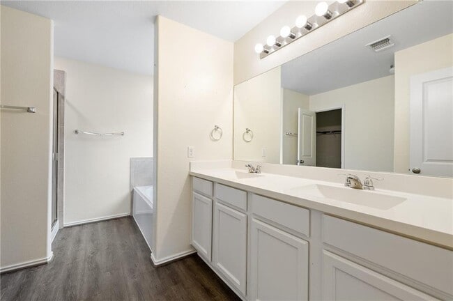 Building Photo - 7405 Spring Ray Dr