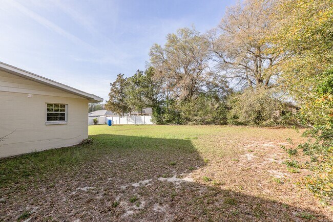 Building Photo - 2BR/1BA (with possible 3rd Bedroom) in Summerfield