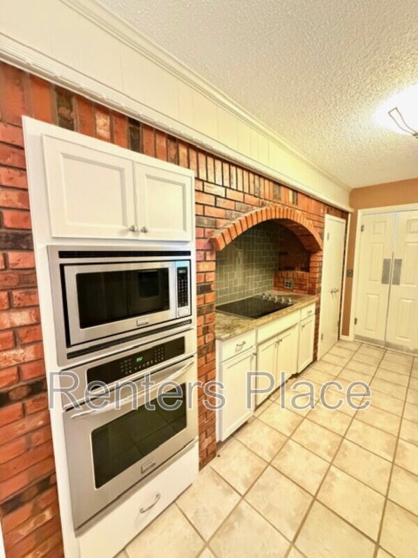 Building Photo - 5724 E 65th Pl