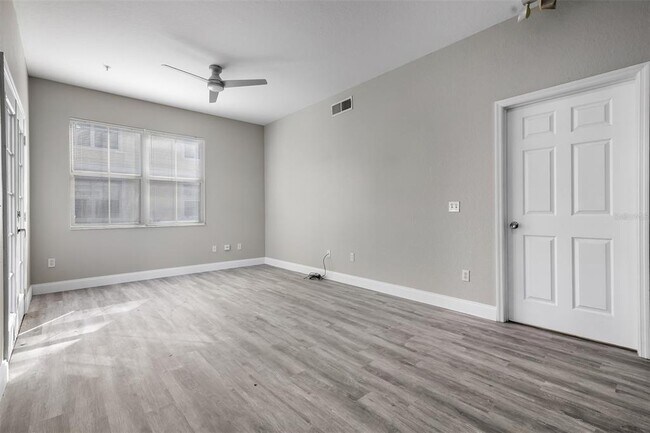 Building Photo - 4002 Venetian Bay Dr