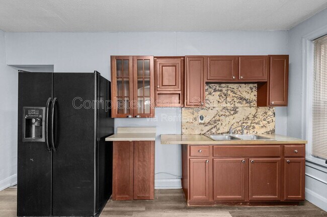 Building Photo - 3530 Oregon Ave