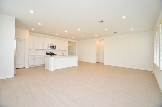 Building Photo - 26506 Coast Redwood Dr