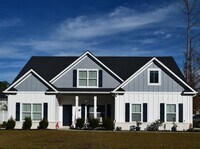 Building Photo - Beautiful 5 bed/3 bath home in Blandford C...