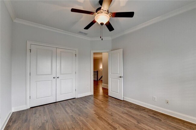 Building Photo - 350 Mystic Ridge Ln