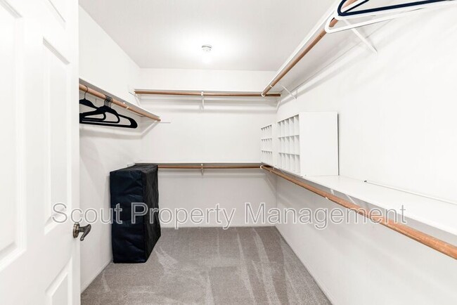 Building Photo - 1028 Capra Way