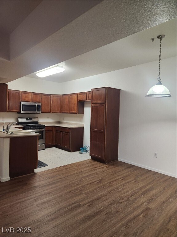 Building Photo - 2291 W Horizon Ridge Pkwy