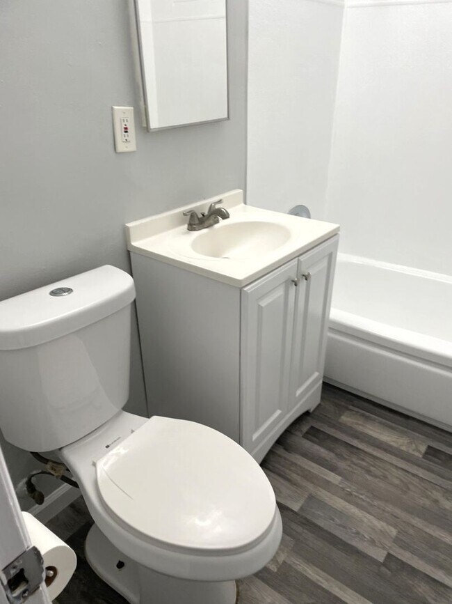 Building Photo - NW2013 (NEW)