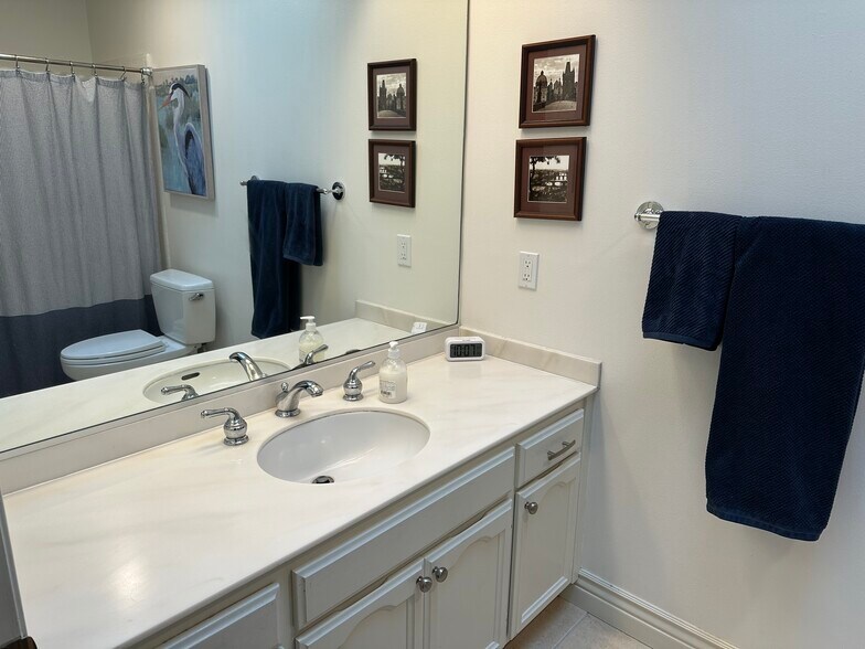 Bathroom - 125 Alta Mesa Ct