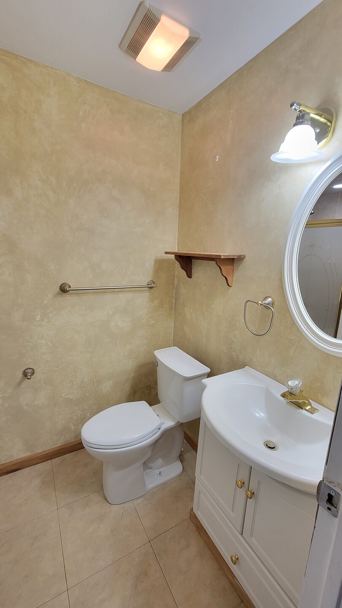 Building Photo - 15 Windsor Rd