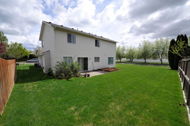 Building Photo - Broadmoore Community, 4 bed 2.5 bath