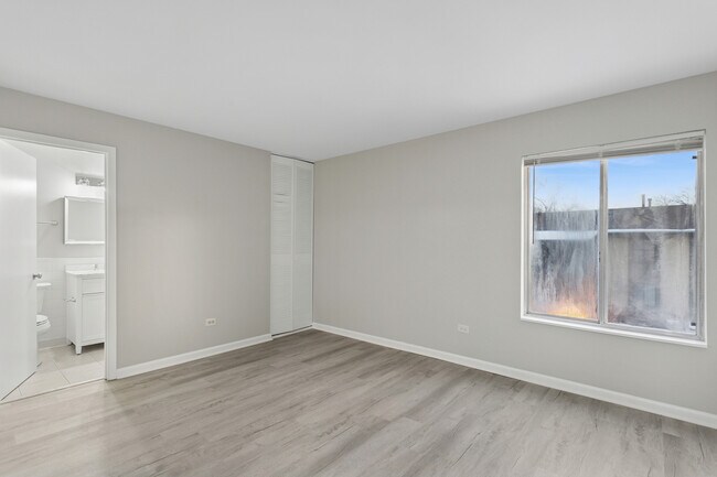 Building Photo - 6185 Pinewood Ct