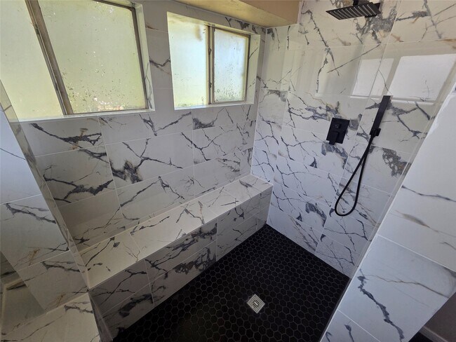 Building Photo - 12902 Skymeadow Dr