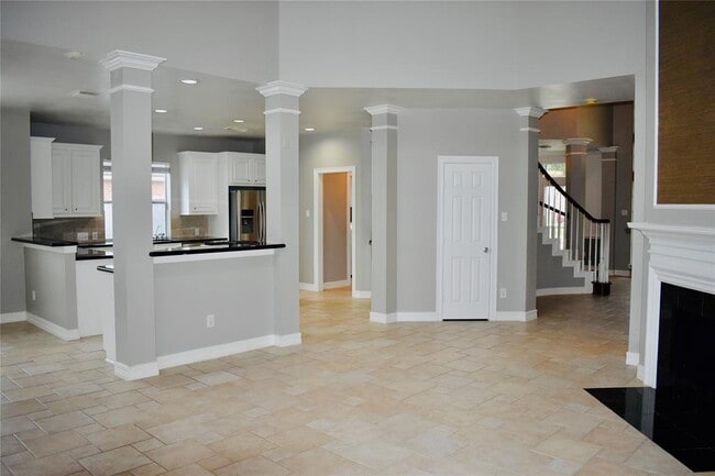 Building Photo - 2016 Waters Edge Ct