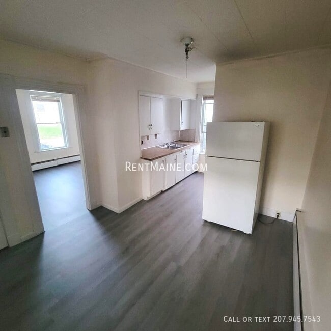 Building Photo - 101 Front St