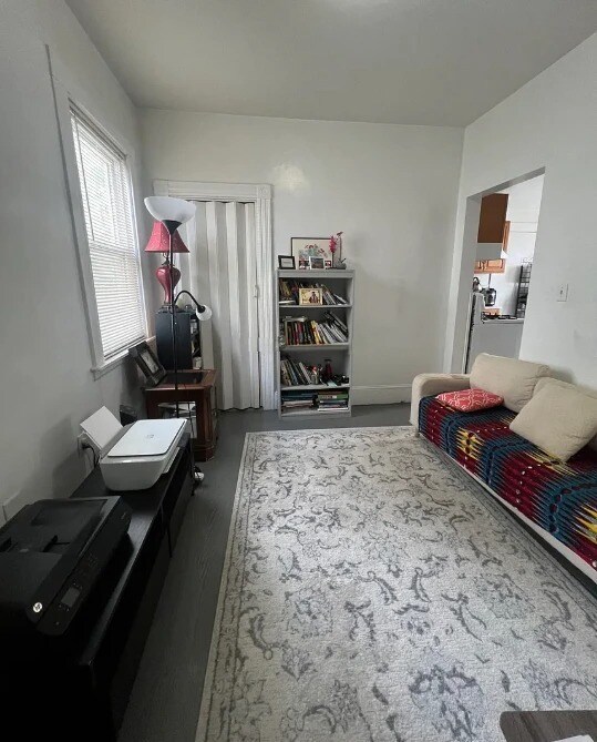 Building Photo - 10 Warren St