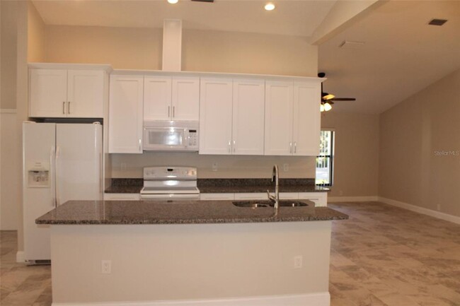 Building Photo - 668 Lamoka Ct