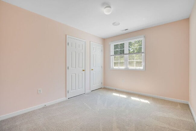 Building Photo - Spacious 5 Bedroom Home in Moseley – $3,800/mo