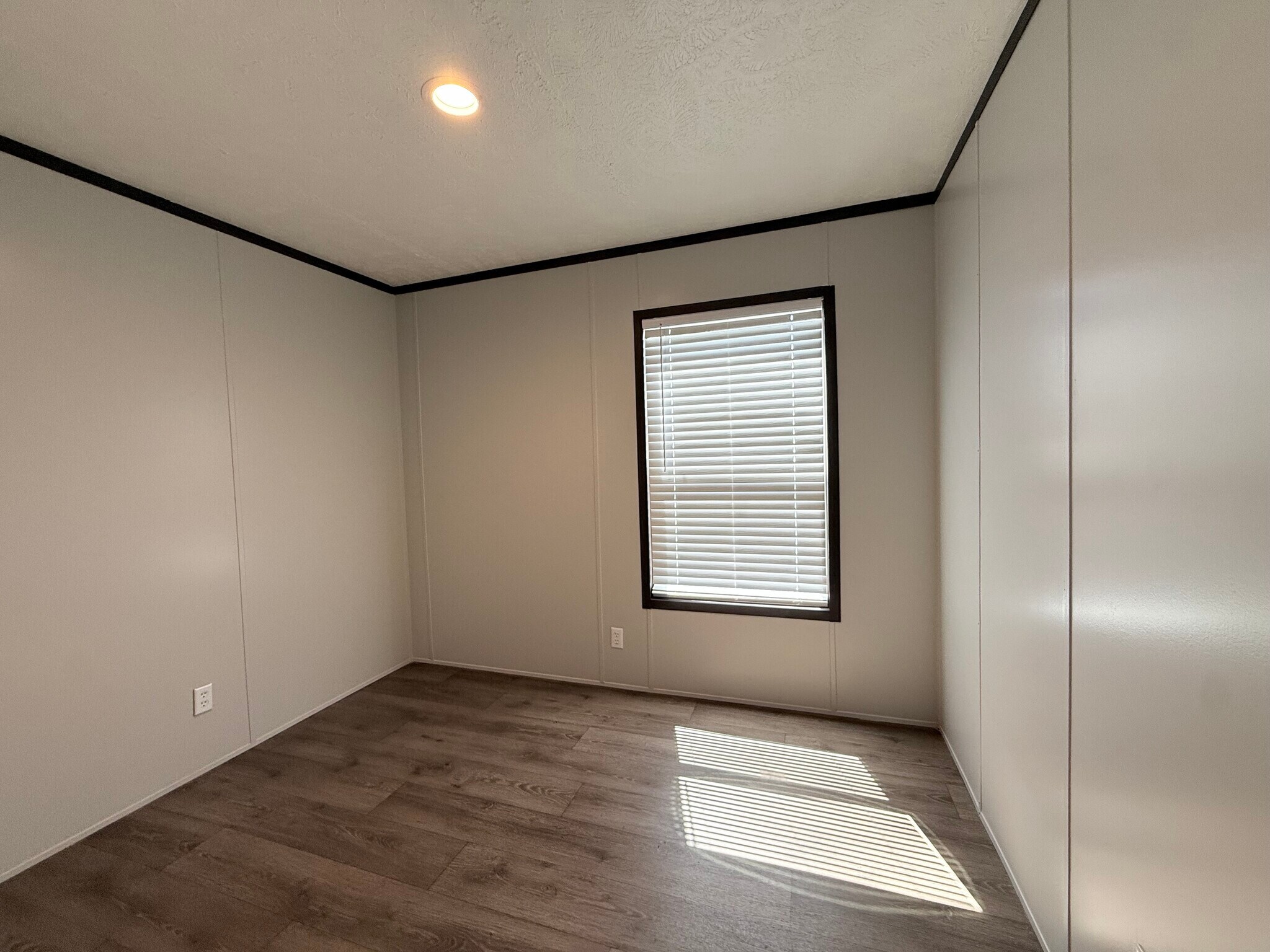 Building Photo - 135 Prairie Dr