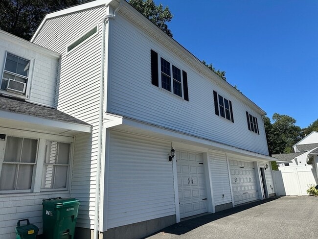 Building Photo - 72 Merrimac St