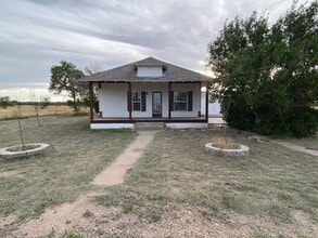 Building Photo - Amazing, Recently Renovated2 Bed 1 Bath Ho...