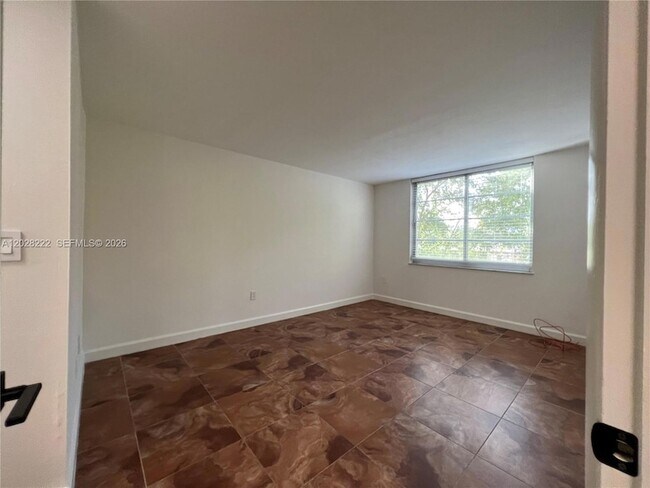 Building Photo - 13100 SW 92nd Ave