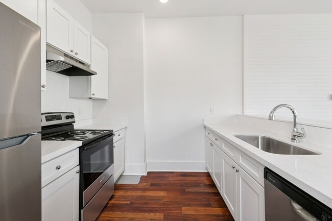 Building Photo - 2318 St Andrew St