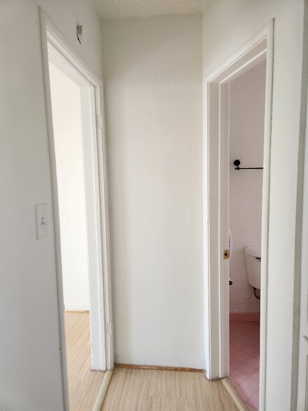 Building Photo - 1093 S Orange Dr