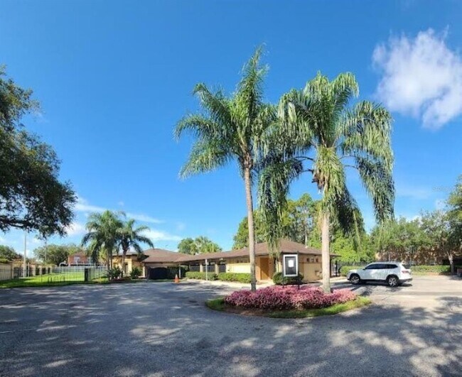 Building Photo - 1501 Rincon Dr